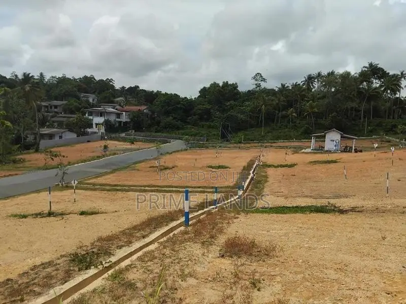 කලුතර නගරයට නුදුරින් සුපිරි ඉඩමක්