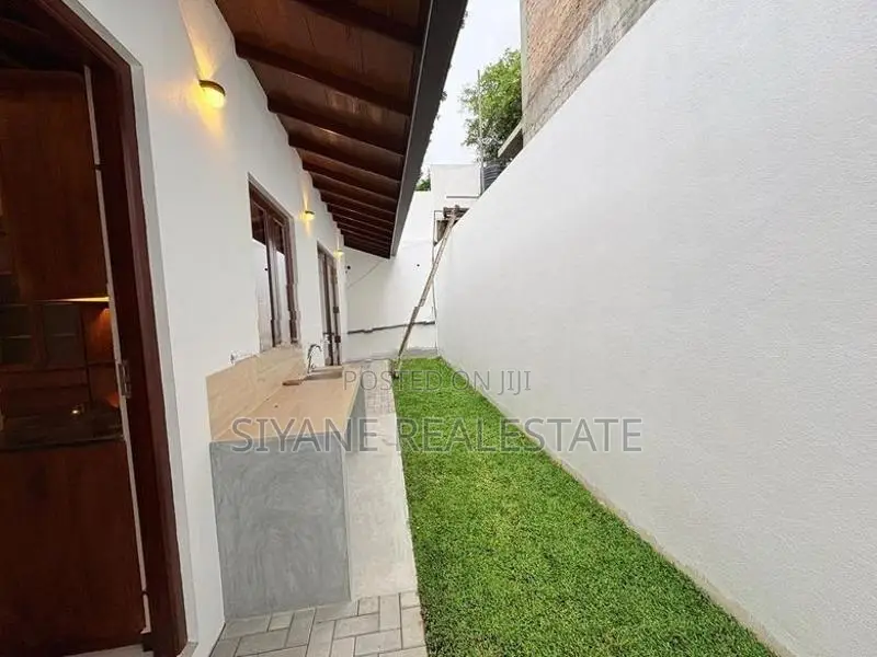 Luxury New House Sale in Battaramulla