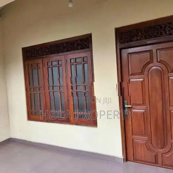 3 BHK 1st Floor Rent Thalawathugoda In Talawatugoda