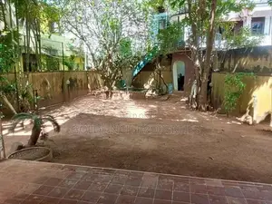 Prime House for Sale at Colombo 8 (close to Golf Club)