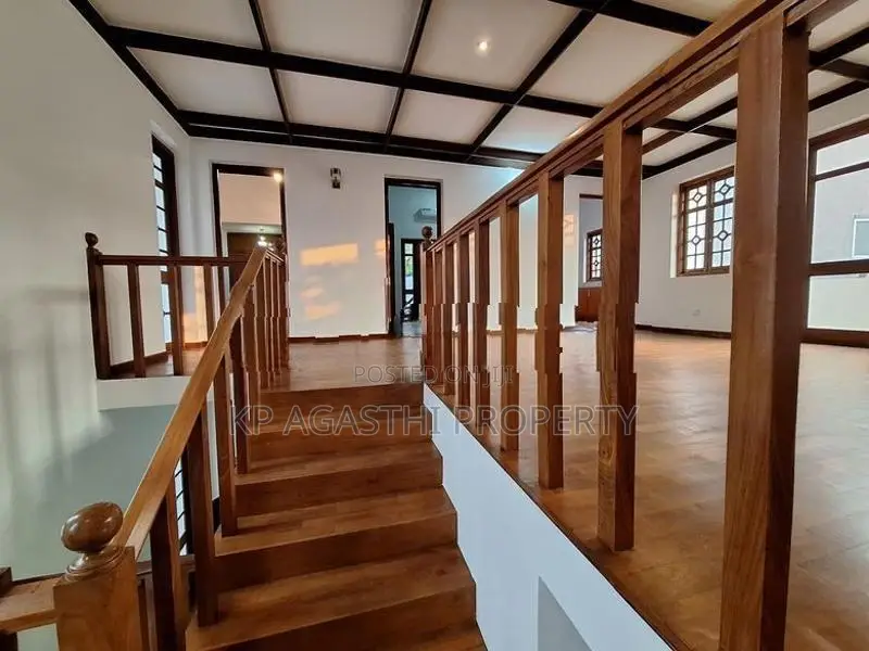 very Beautiful luxury house for sale in nawala
