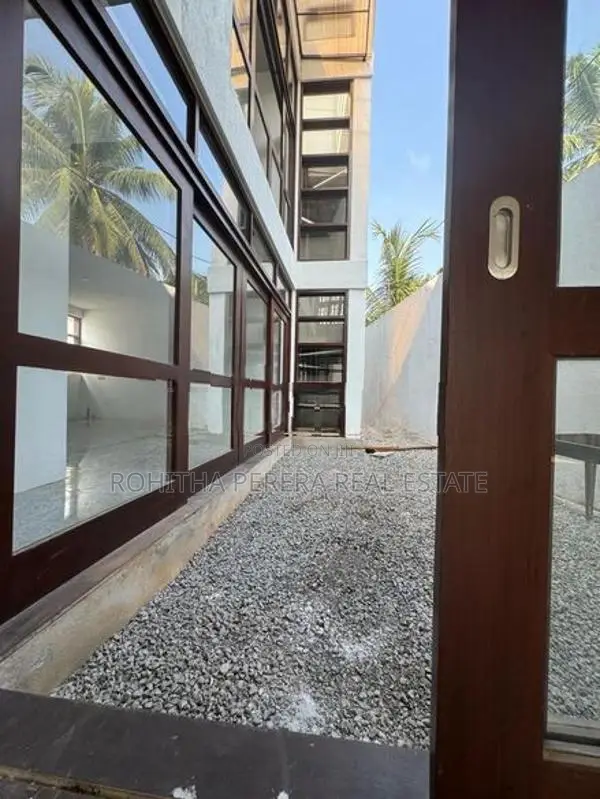 Brand New 5BRModern House at Malabe For Sale