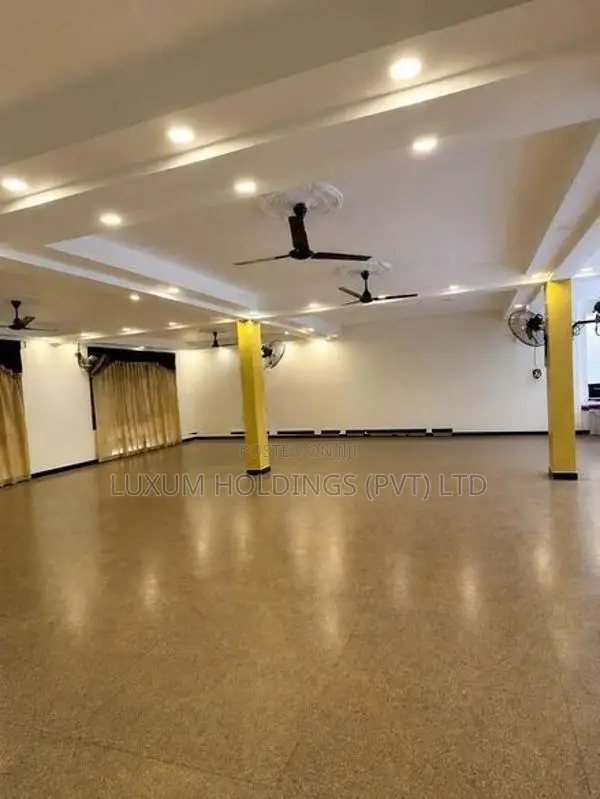 Fully A/C Commercial Building For Rent In Colombo 10 [ 2291C ]
