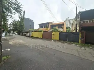 කොළඹ 8, බොරැල්ල, උසස් තත්ත්වයේ නේවාසික ඉඩමක් විකිණීමට. (ID : CMB08S)