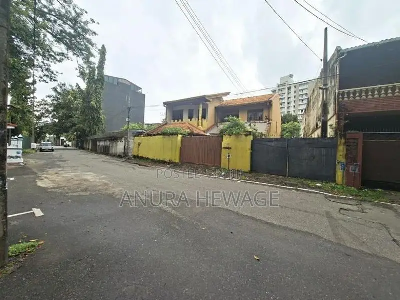 කොළඹ 8, බොරැල්ල, උසස් තත්ත්වයේ නේවාසික ඉඩමක් විකිණීමට. (ID : CMB08S)