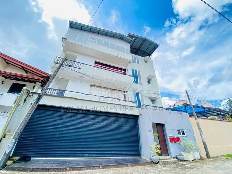 3-Unit Apartment Complex For Sale – Near Athurugiriya Highway