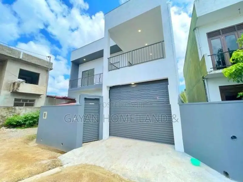 A Solid Brand New Quality House in Piliyandala Madapatha Road