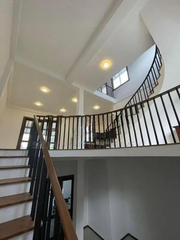 (KSHS-727) VALUABLE THREE STOREY HOUSE FOR SALE IN MATTEGODA