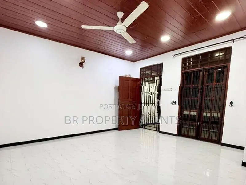 Two Story House for Sale in Wellampitiya