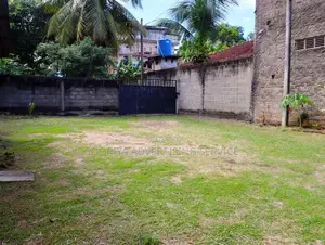 Land for Sale in Katunayake with a House