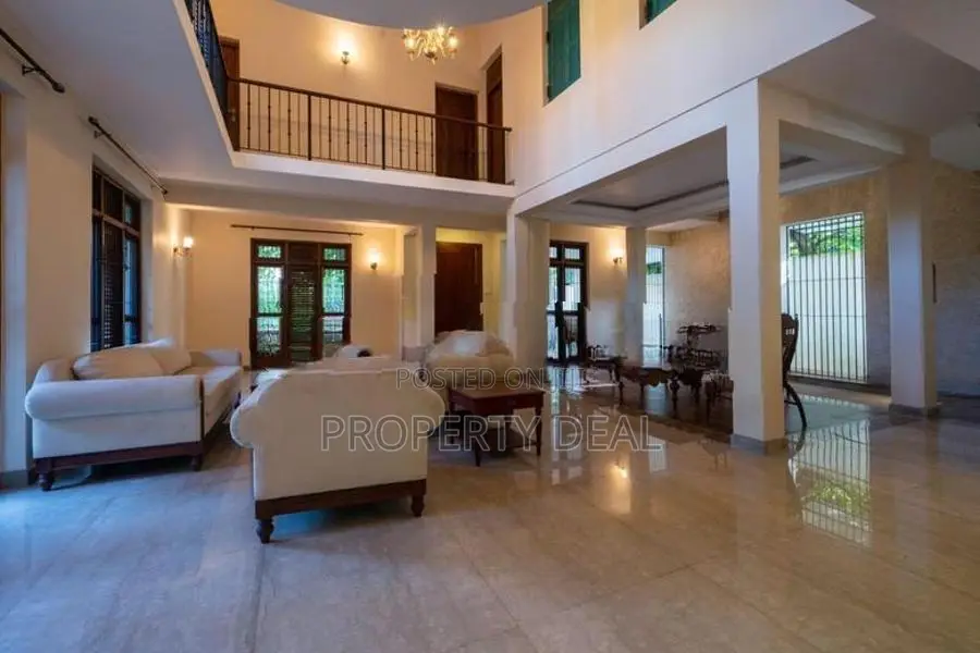 Luxury 4 Bedrooms House for Sale in Thalangama - PDH81