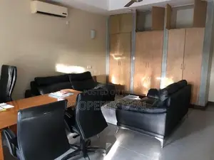 9.7 Perches - House for Sale in Colombo 07 PDH85