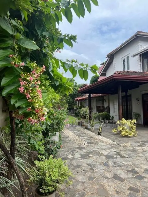 Commercial Land For Sale – Stanley Thilakarathna Road In Nugegoda