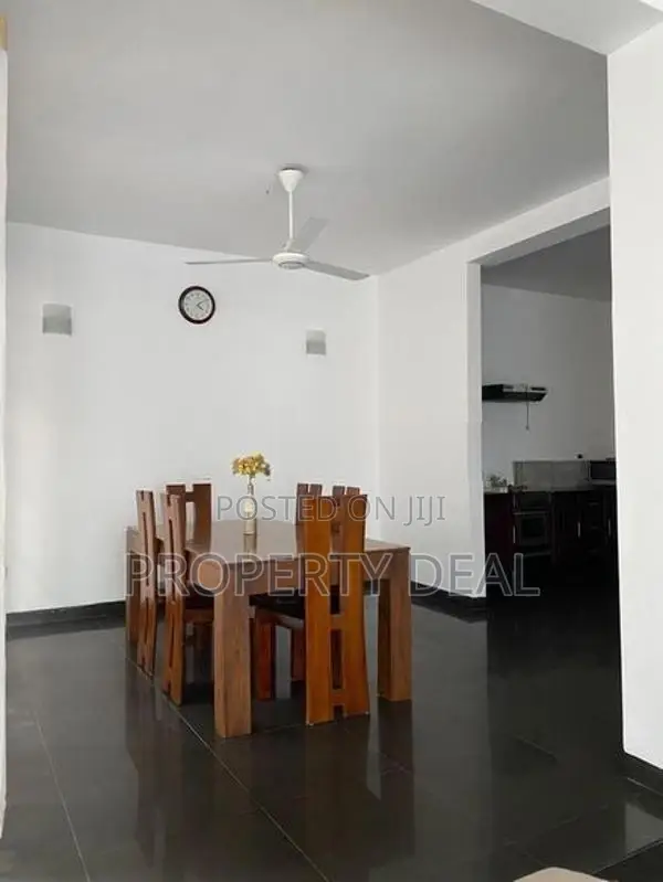 4 Bedrooms House For Sale in Thalawathugoda - PDH106