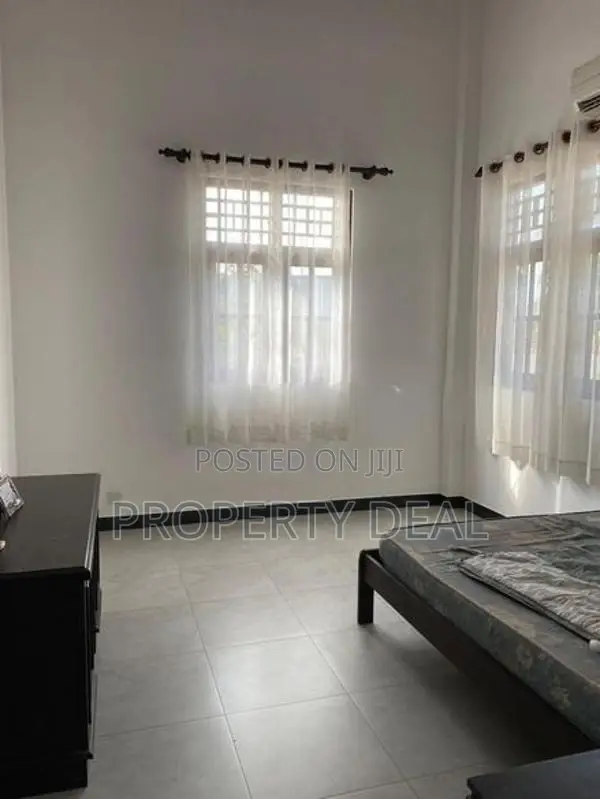 4 Bedrooms House For Sale in Thalawathugoda - PDH106