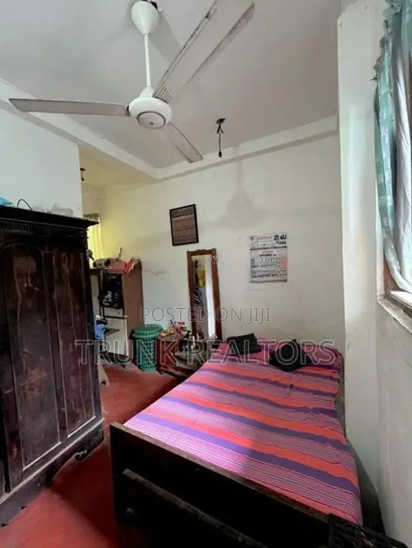 Mount Lavinia 03BR House For Sale (NK11870)
