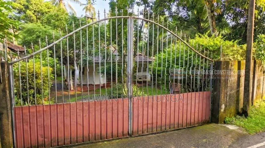පිළියන්දල - නිවසක් සමඟ පර්චස් 28.5ක ඉඩම විකිණීමට