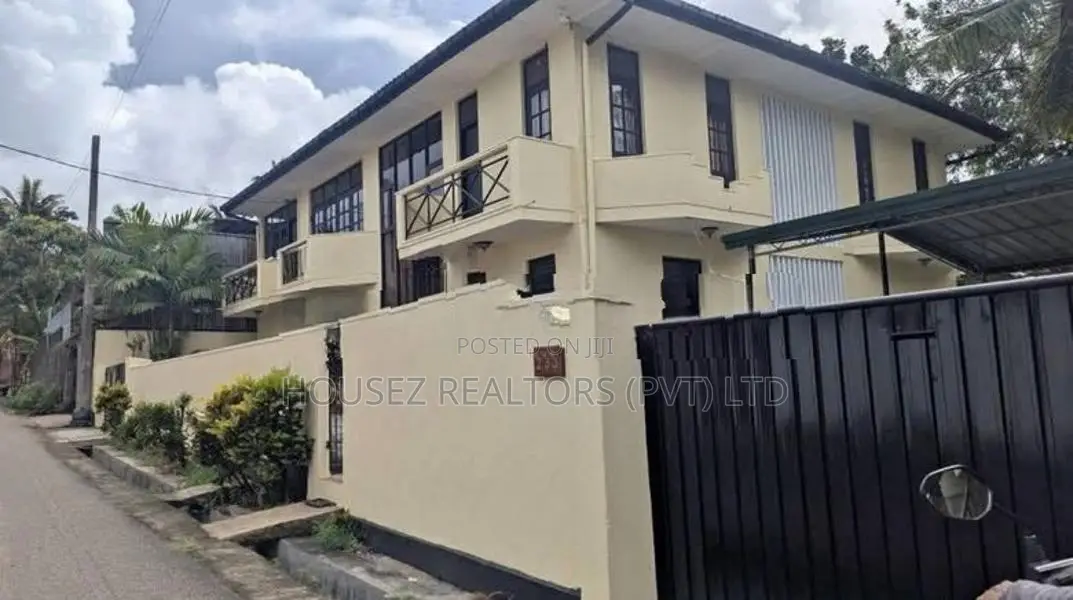 Spacious 4-Bedroom House for Rent – Nawala