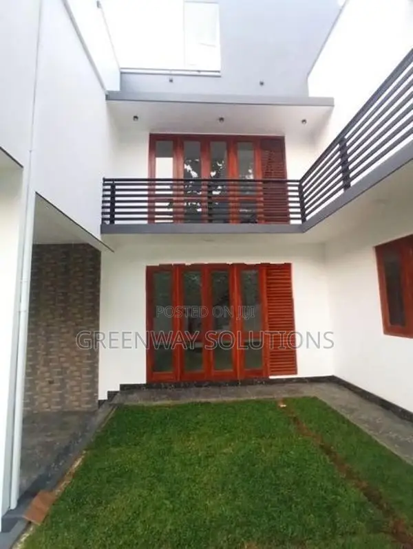 Brand New Three Story Luxury House for sale in Talawathugoda, Hokandar