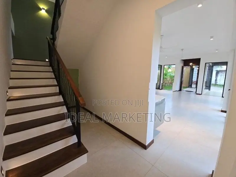 4 Bedroom Luxury Brand New House for Sale - Pelawatte (EM1162)