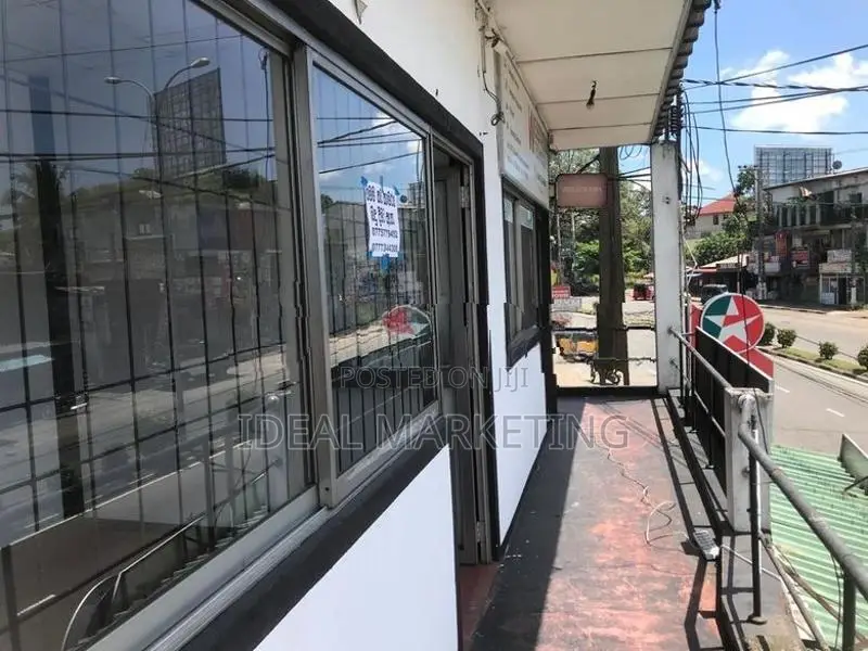 Commercial Property for Sale - Kadawatha Town (EM1164)