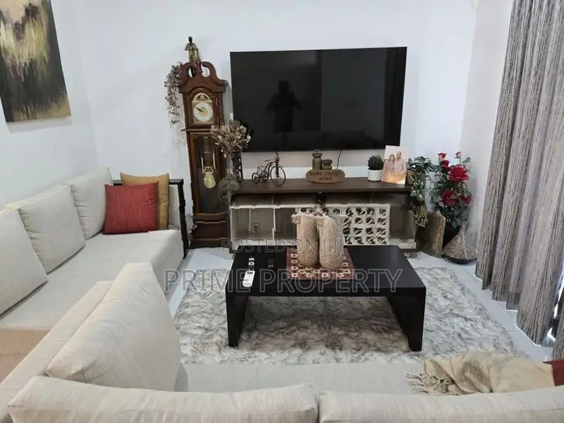 Fully Furnished 2-Bedroom Apartment for Rent – The Palace, Yakkala