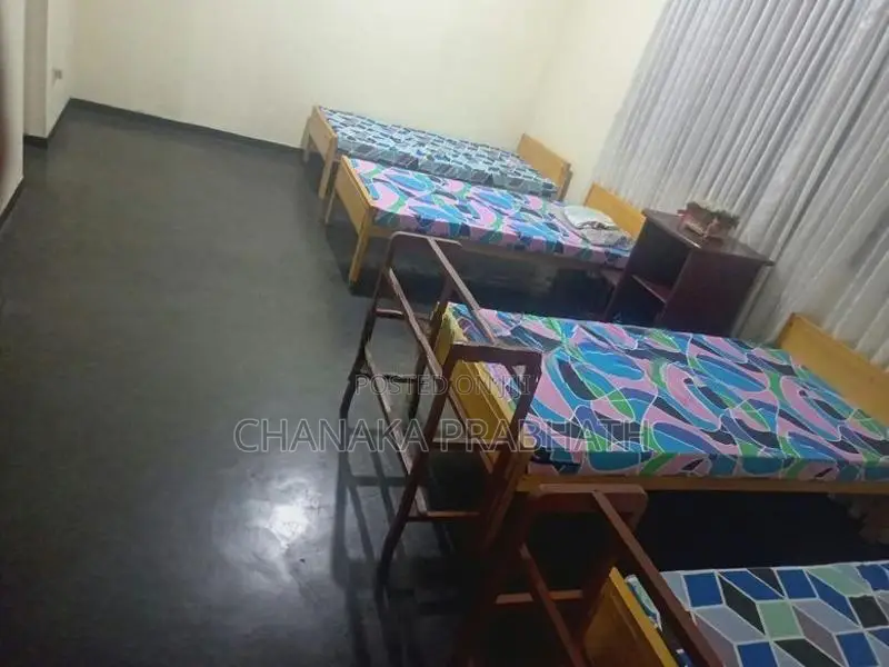Shared Rooms for Girls- Piliyandala Miriswatta