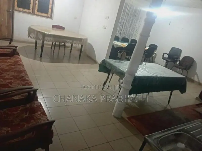 Shared Rooms for Girls- Piliyandala Miriswatta