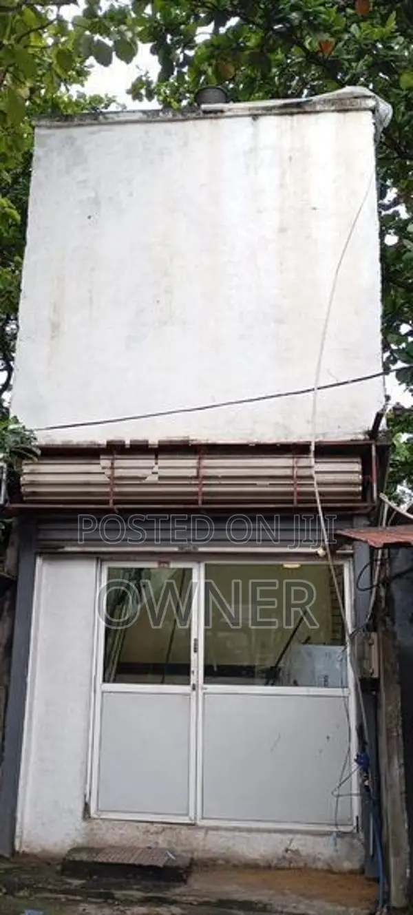 Building for Rent in Maradana
