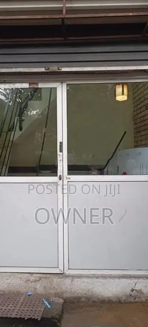 Building for Rent in Maradana