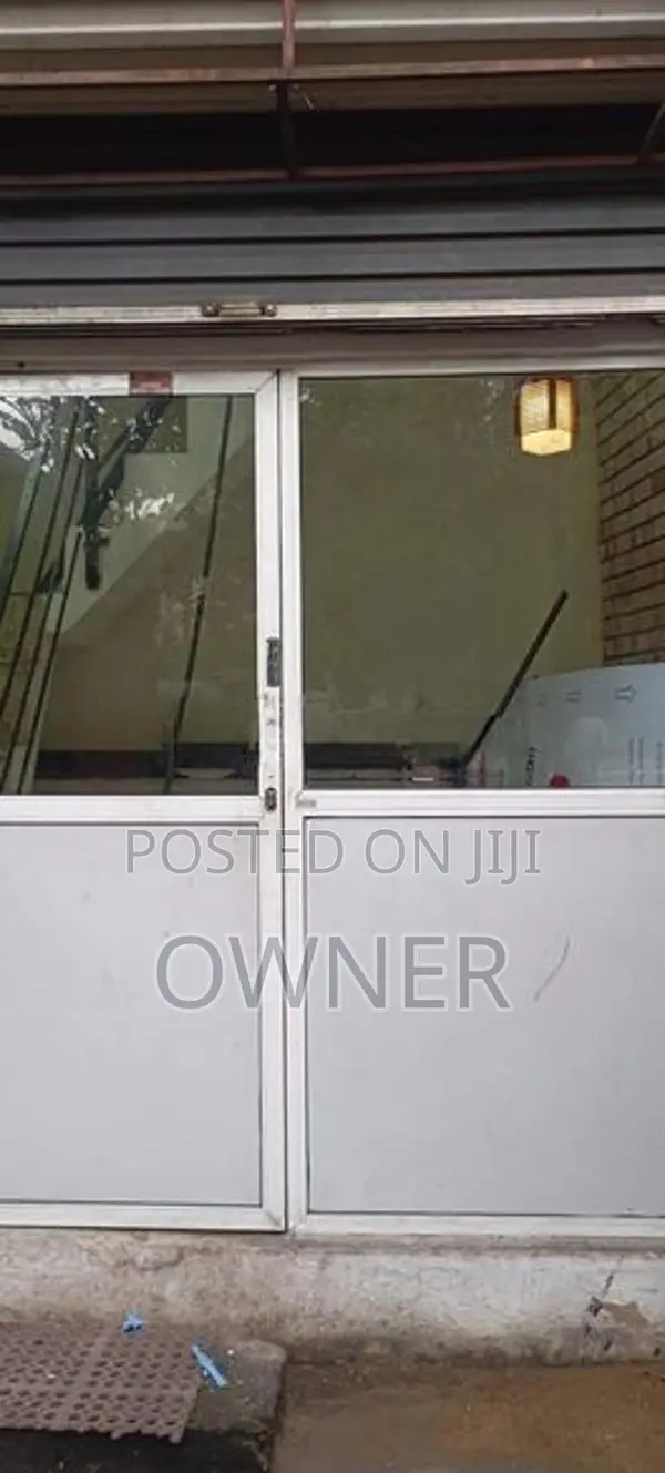 Building for Rent in Maradana