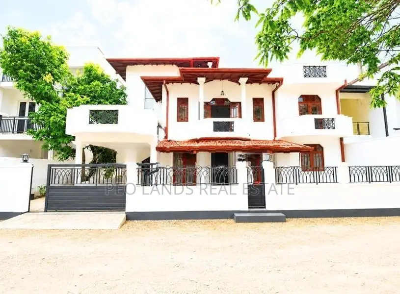 (DH359) Architecturally Designed Two Storey House for Sale in Moratuwa