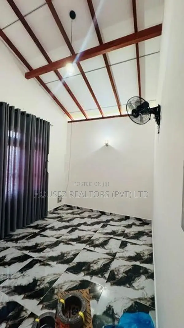 Modern Single-Storey House for Sale – Moragahahena