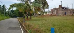 ගම්පහ කච්වේරියට සමීපව බිම් කොටස්