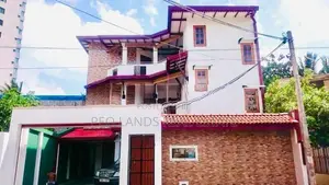 (SR1553) Luxury Three Storey House for Rent in Rajagiriya