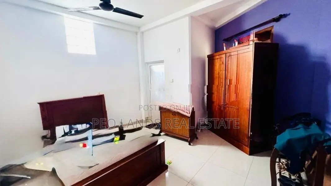 (SR1553) Luxury Three Storey House for Rent in Rajagiriya