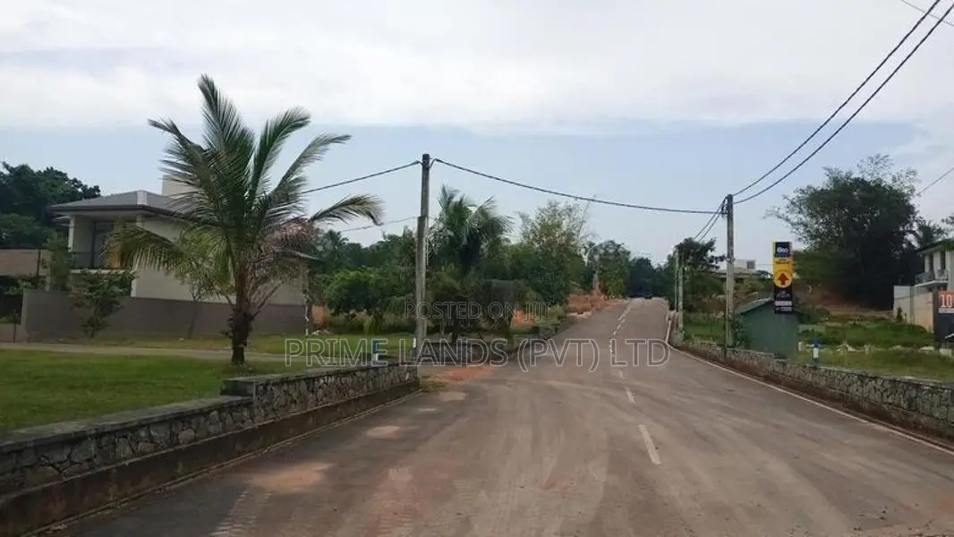 Land in Gampaha