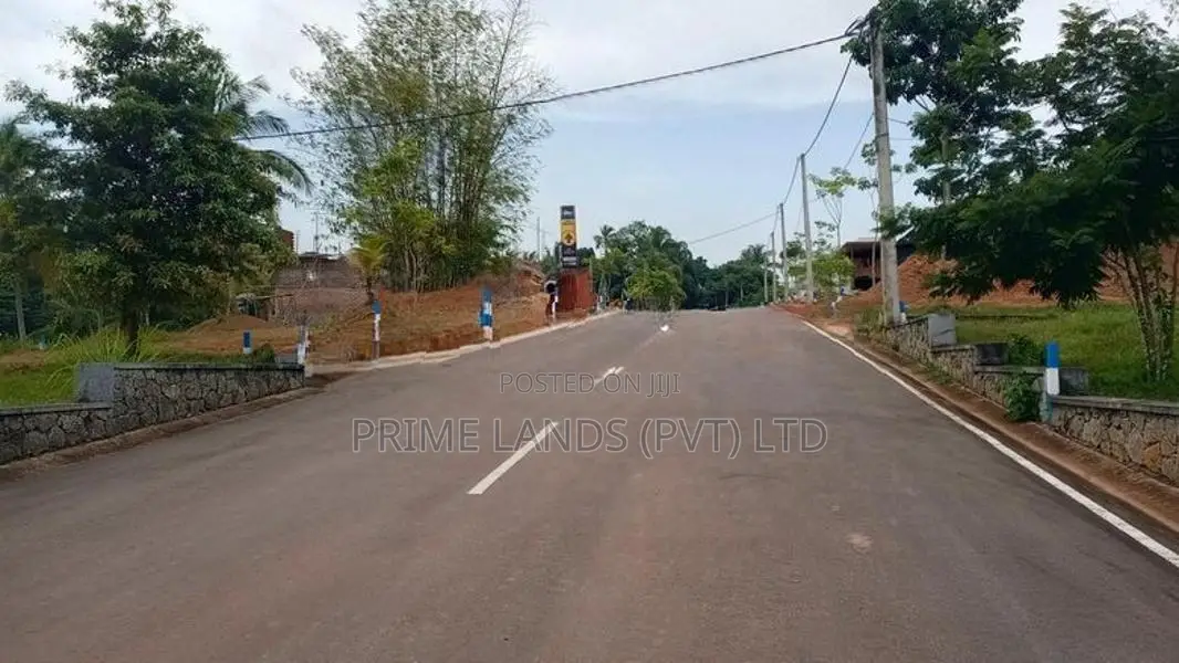 Land in Gampaha