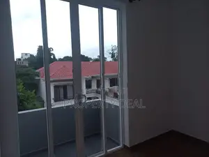 4 BR Luxury House For Sale in Pelawatta - PDH168