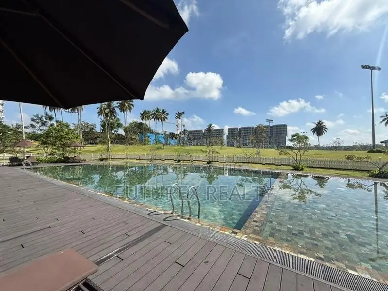 LUXURY CANTEBURY GOLF VILLA FOR IMMEDIATE SALE