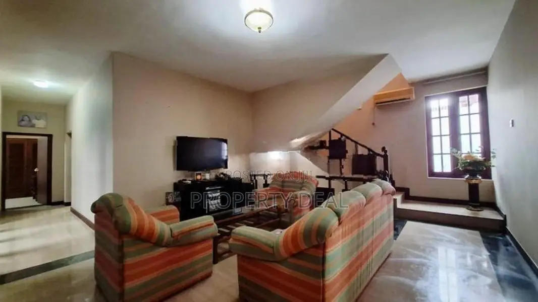5 Bedrooms House Sale in Colombo 7- PDH170