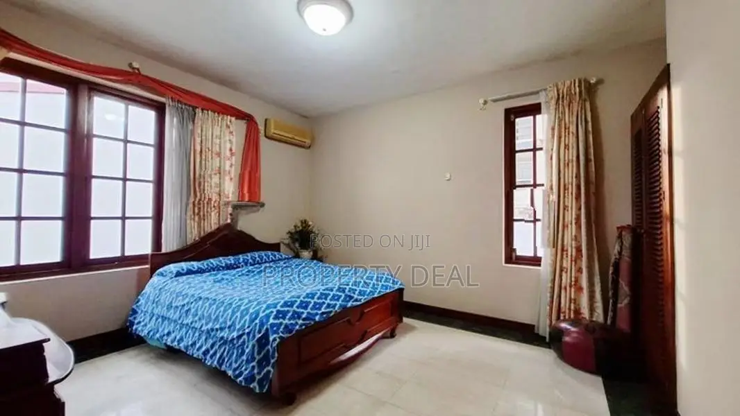 5 Bedrooms House Sale in Colombo 7- PDH170