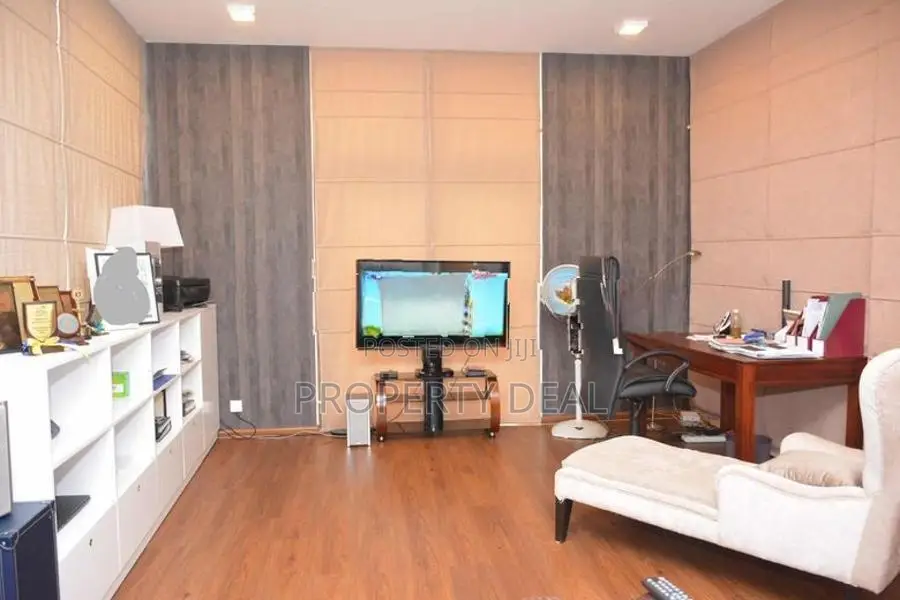 3 Storied 6 Bedrooms House Sale in Kotte - PDH171