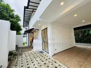 අලුත්ම දෙමහල් සුඛෝපභෝගී නිවසක් විකිණීමට - Piliyandala Mawitthara