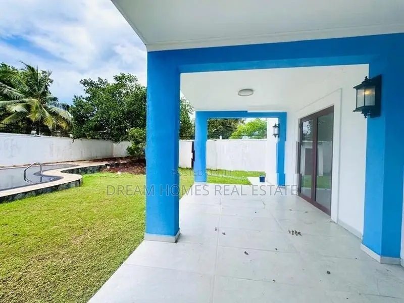 Two-Storey Family Home With Swimming Pool – Pelawatte In Battaramulla