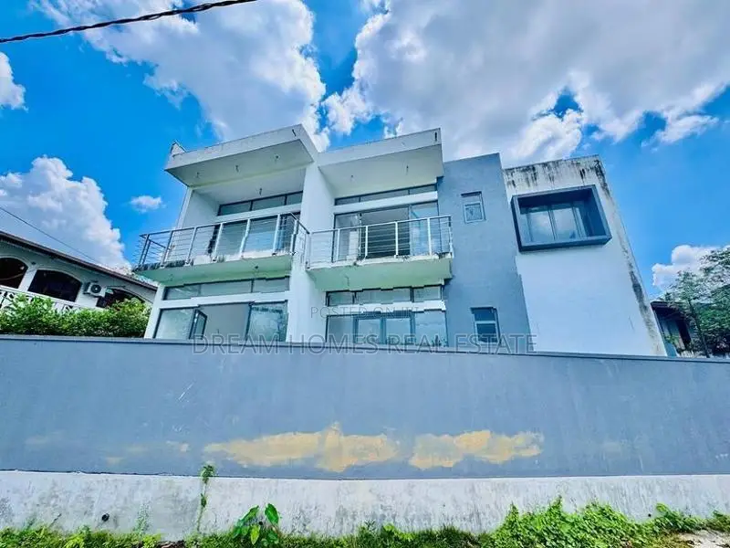 Modern 5-Bedroom House for Sale in Mirihana