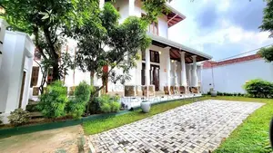 8-Bedroom Super Luxury Residence for Sale – Nugegoda
