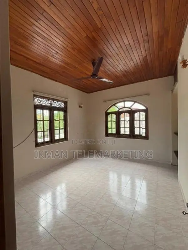 Upstairs House for Rent in Moratuwa