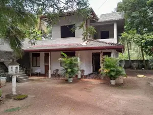 6 BR House for Sale in Maharagama - PDH211