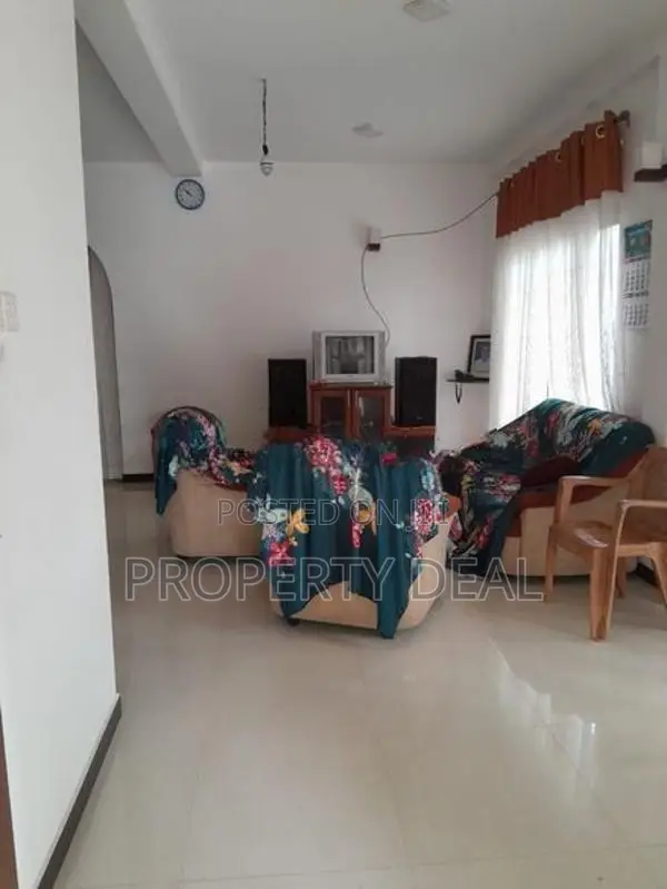 6 BR House for Sale in Maharagama - PDH211